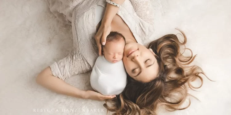 How to dress your newborn baby for birth photography